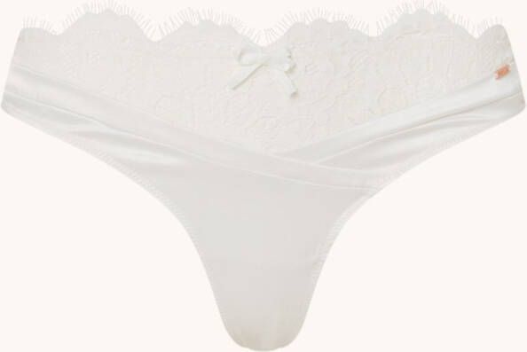 Hunkemö, ller Hannako string van satijn met kant