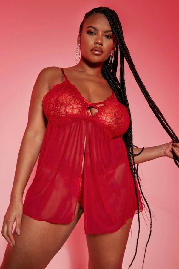 boohoo Plus Kanten En Mesh Babydoll Met Gekruiste Bandjes, Red