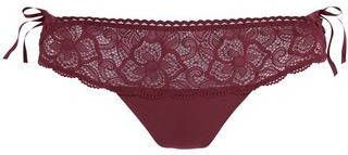 Lascana Stringpants Nikoletta met een brede band van gebloemde kant