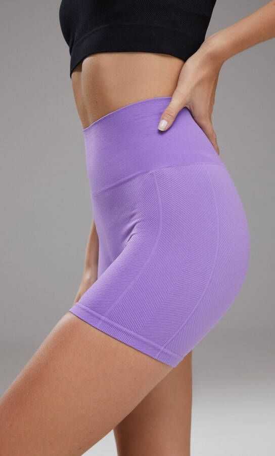 Stradivarius Naadloze Sportieve Hotpants Met Visgraatmotief Lila